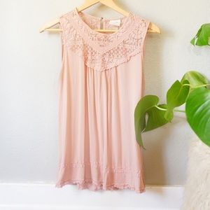 Light pink/mauve Knox rose lace detail top